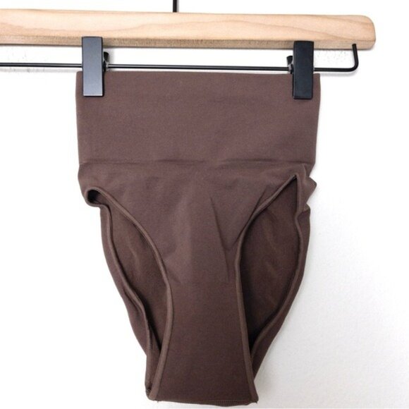 NWOT Skims Core Control Brief High-Waisted XXS/XS Seamless Sculpting Cocoa - Picture 3 of 6